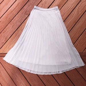 Uniqlo Dusty Purple Pleated Maxi Skirt